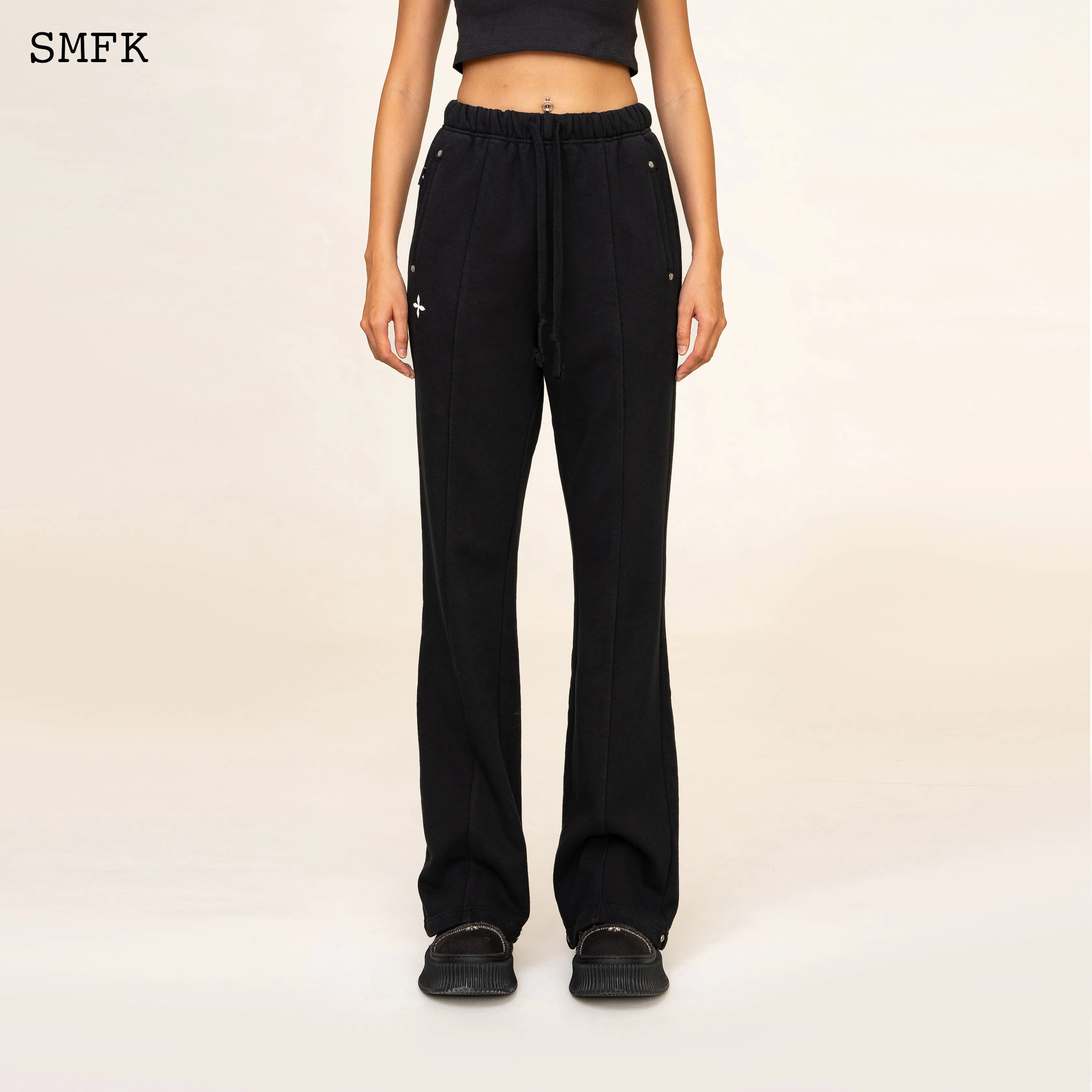 Compass Classic Cross Flared Sweatpants In Black