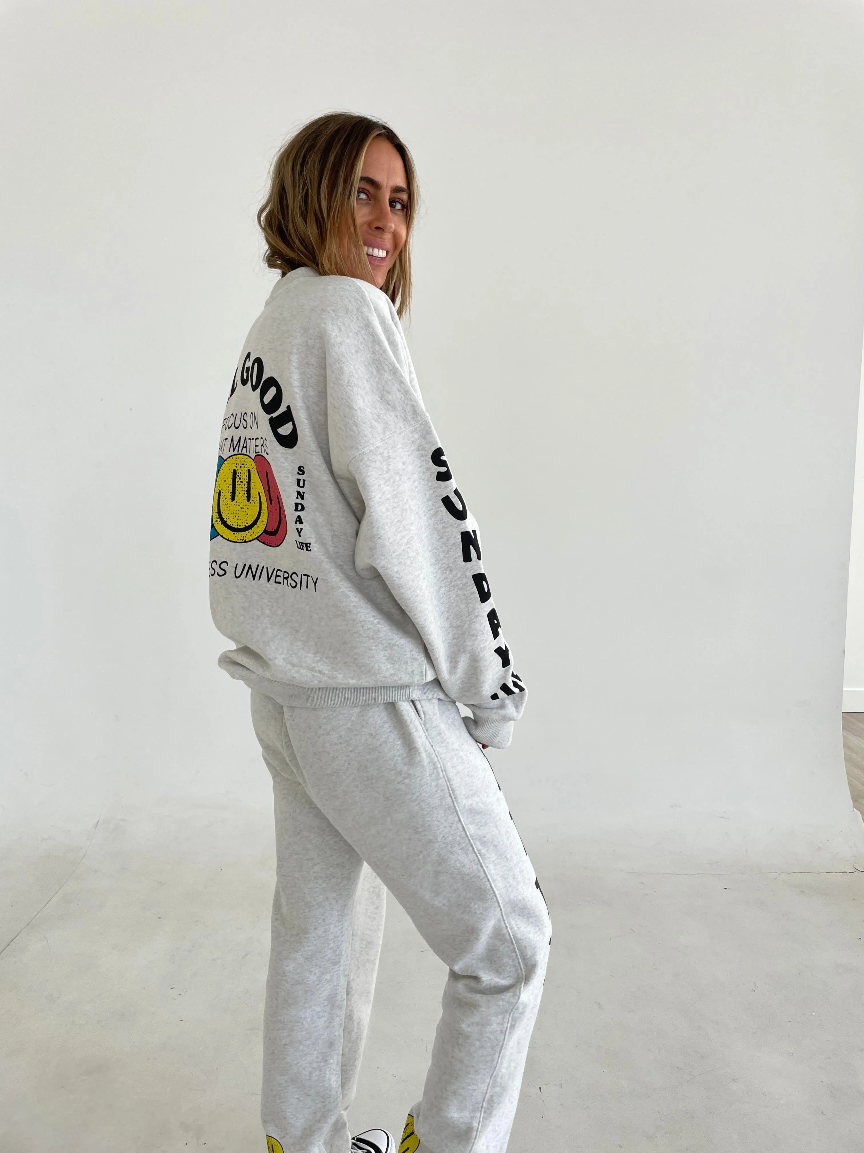 FEEL GOOD CREWNECK in LIGHT MISTY