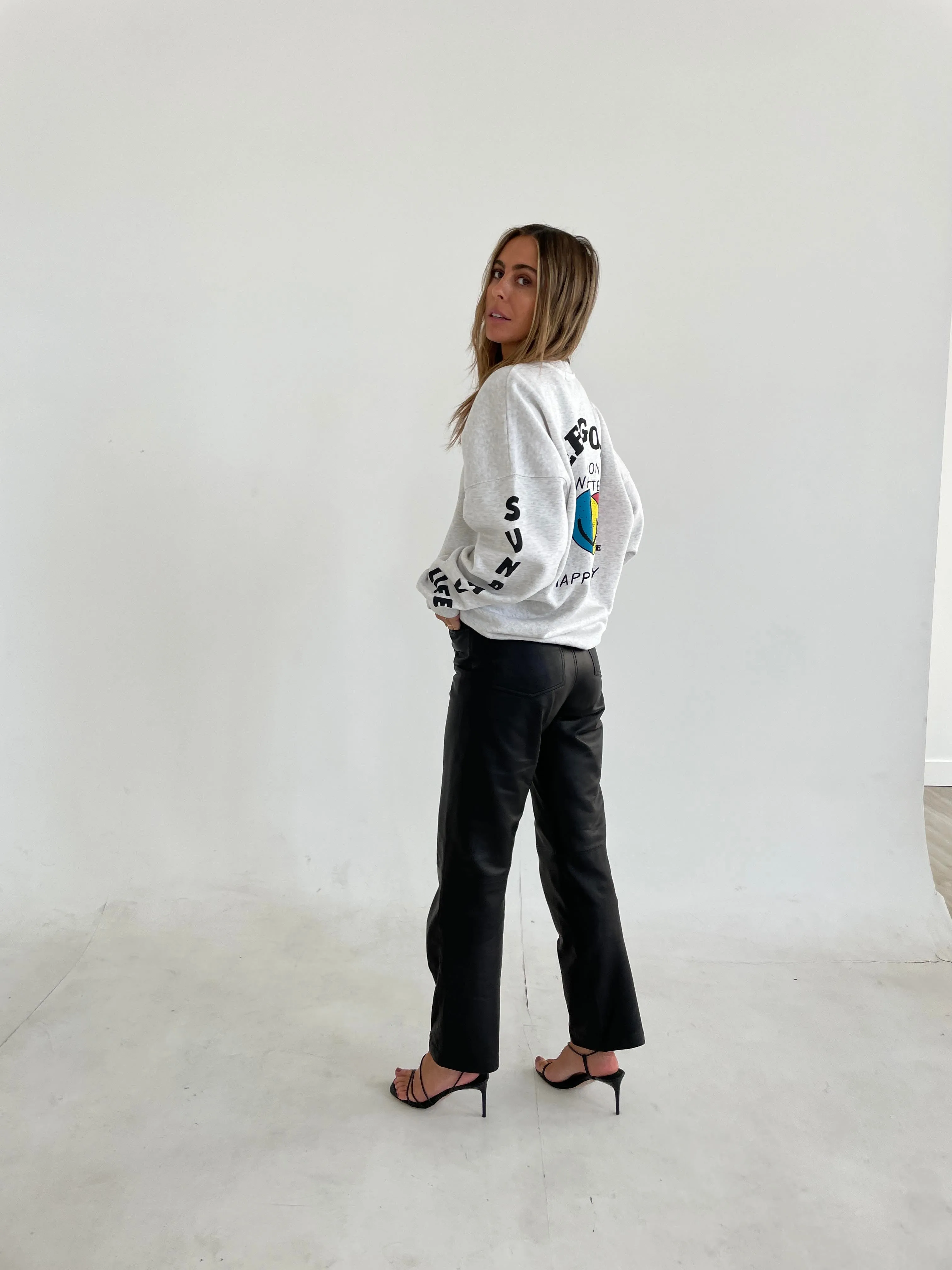 FEEL GOOD CREWNECK in LIGHT MISTY