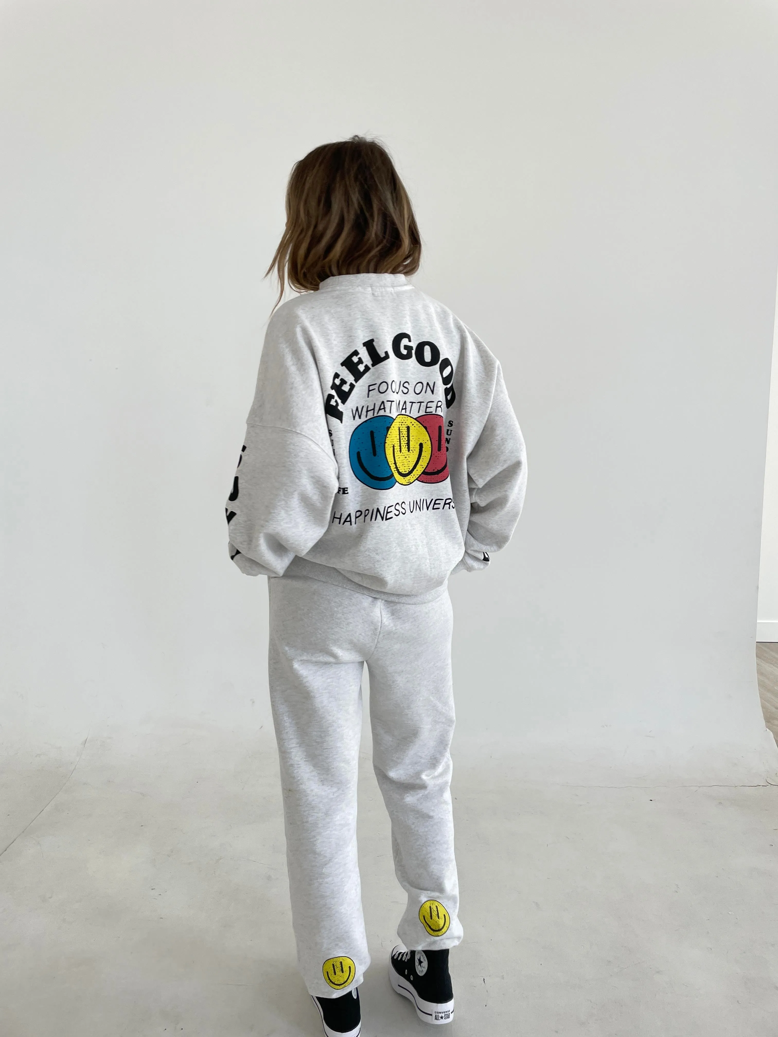 FEEL GOOD CREWNECK in LIGHT MISTY