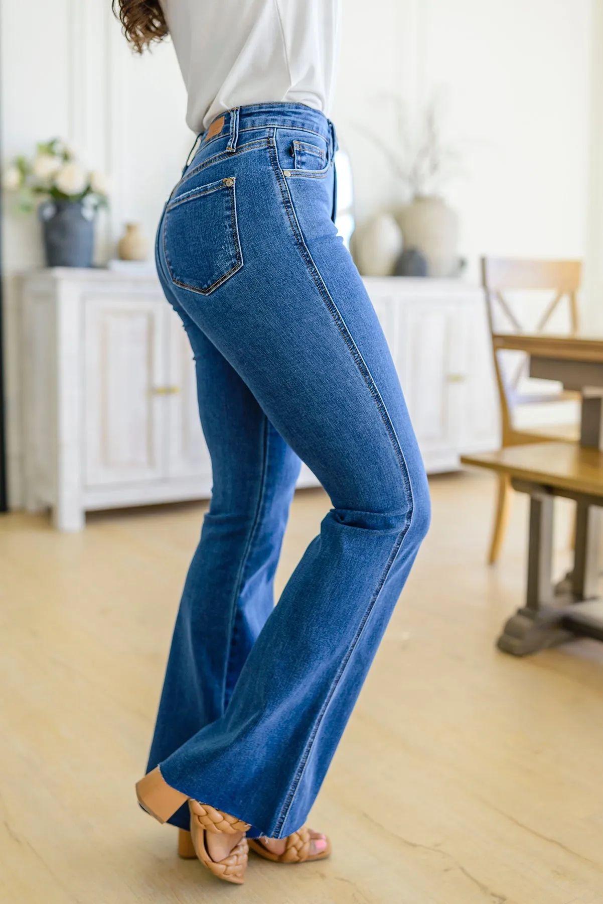 Judy Blue Holding On Tight High Rise Tummy Control Flared Jeans